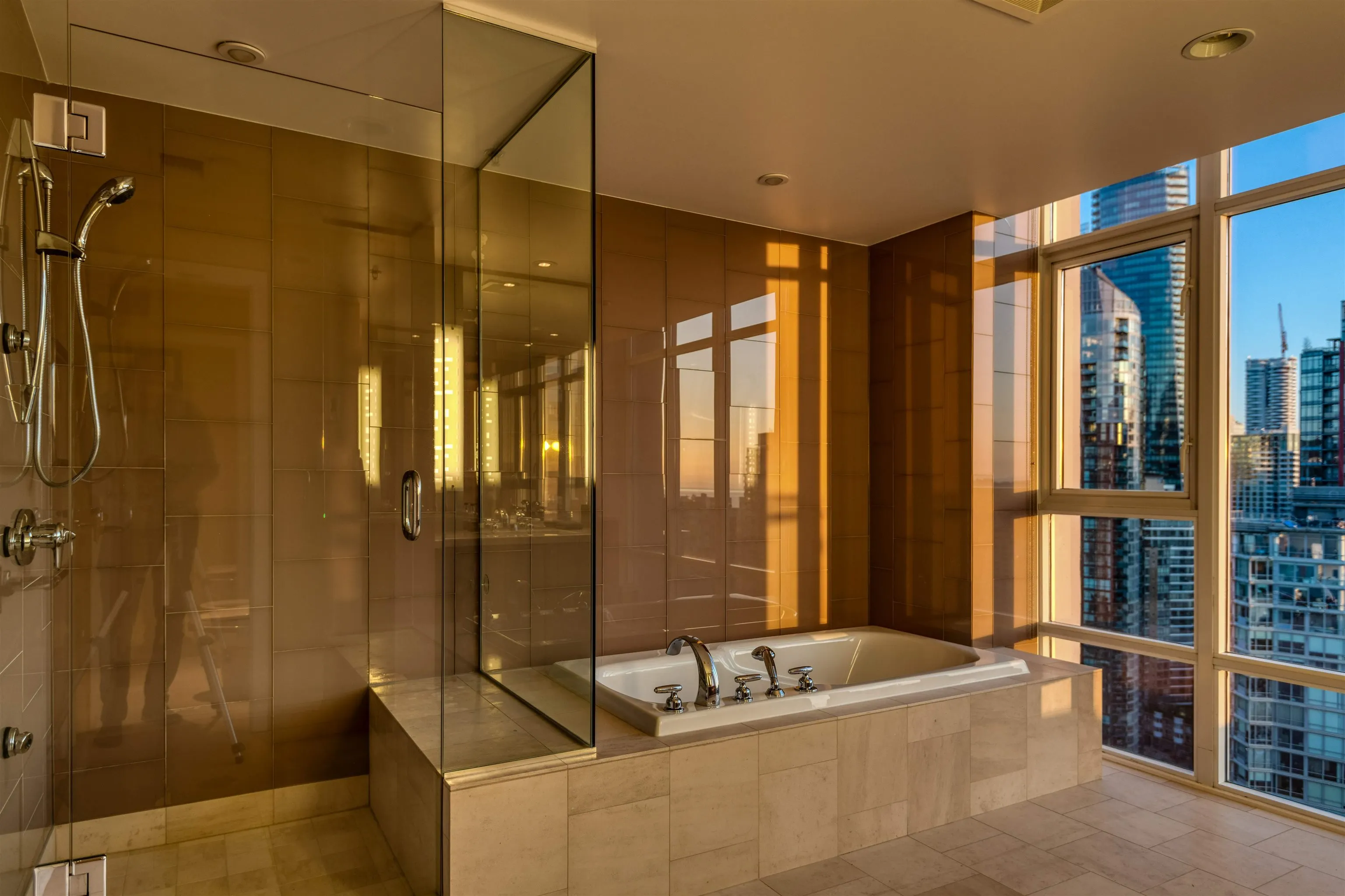 3402 1281 W Cordova Street