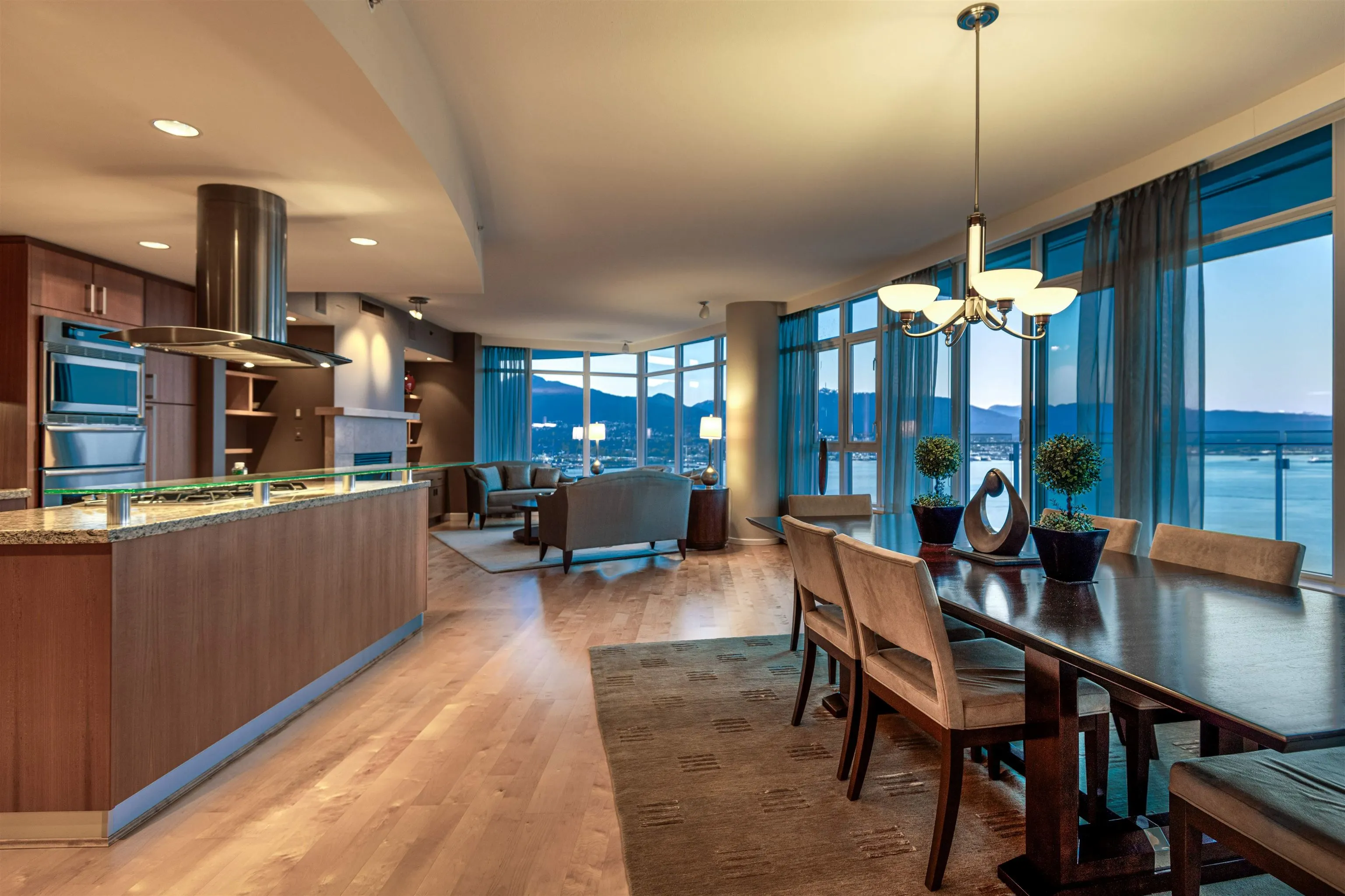 3402 1281 W Cordova Street