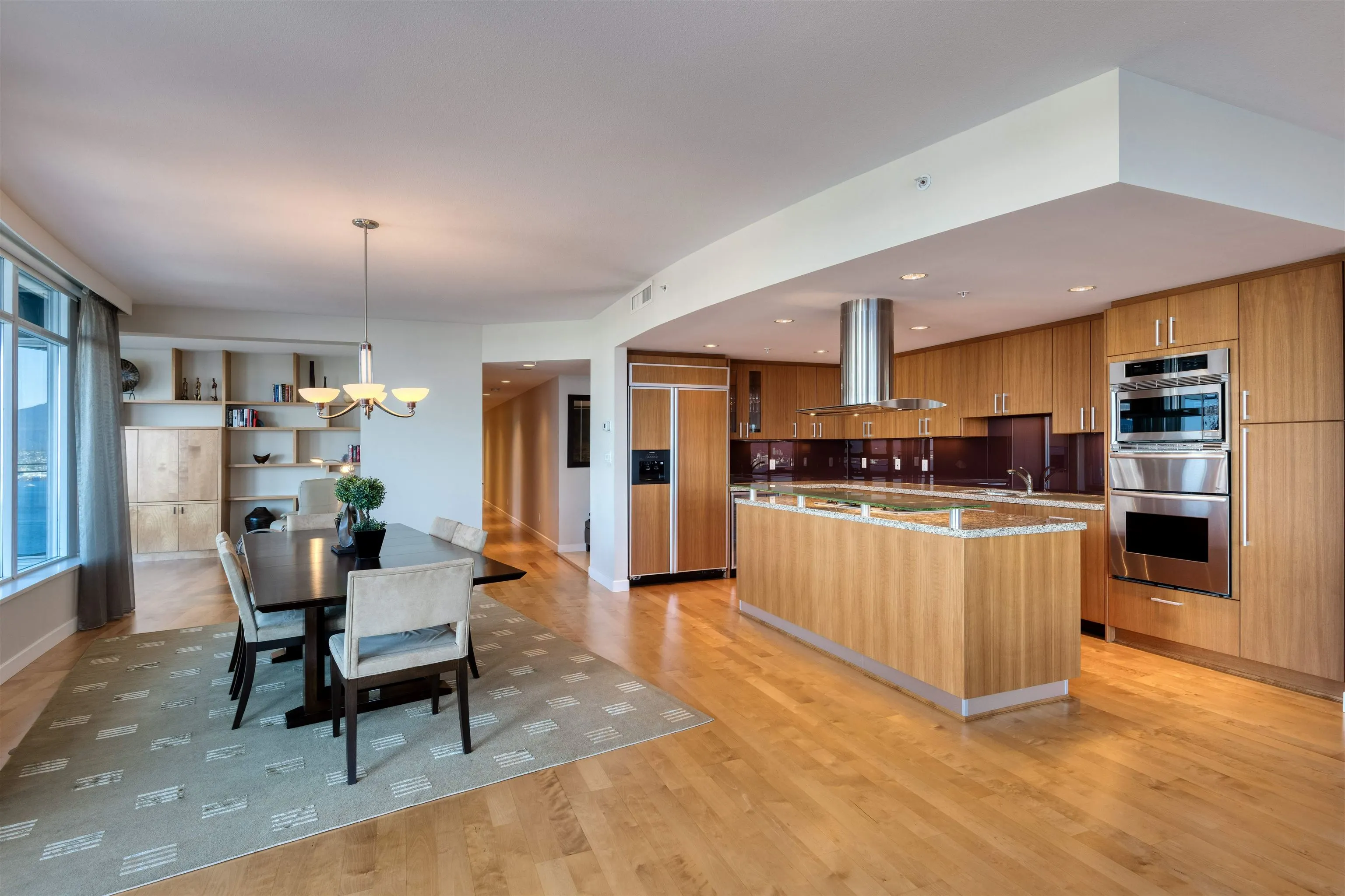 3402 1281 W Cordova Street