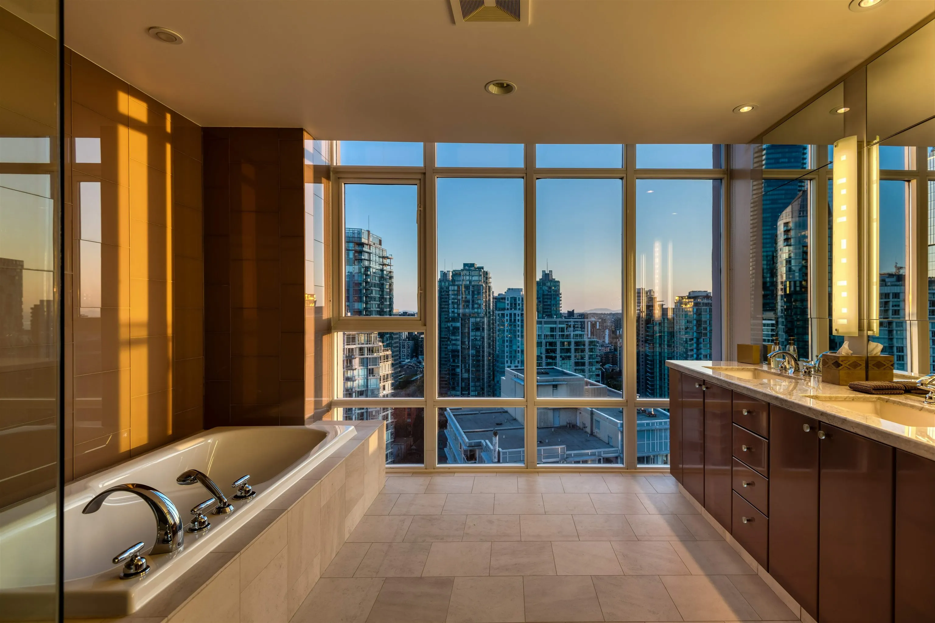 3402 1281 W Cordova Street