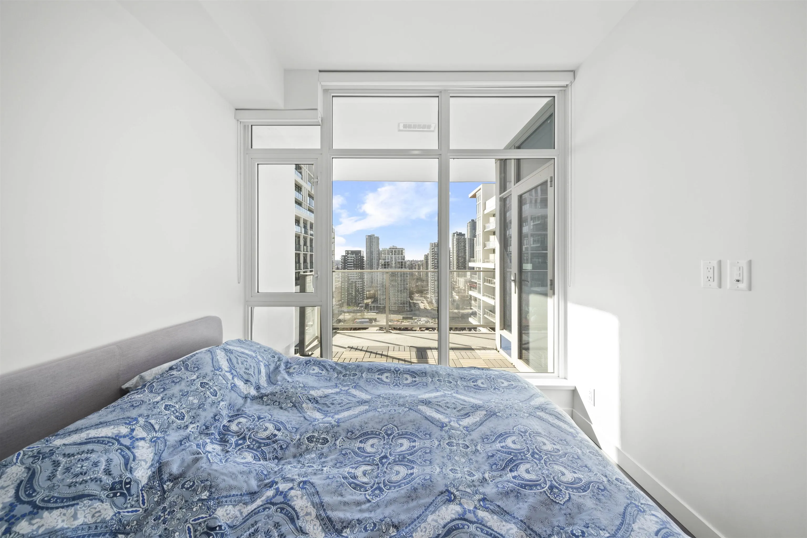 2208 2311 Beta Avenue