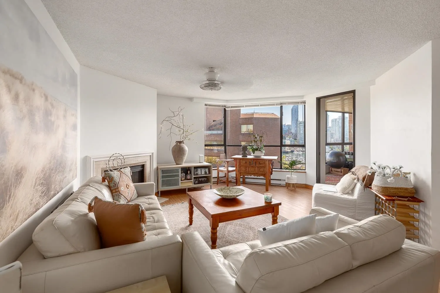 1003 1450 Pennyfarthing Drive
