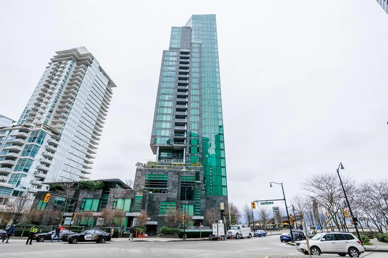 1601 277 Thurlow Street