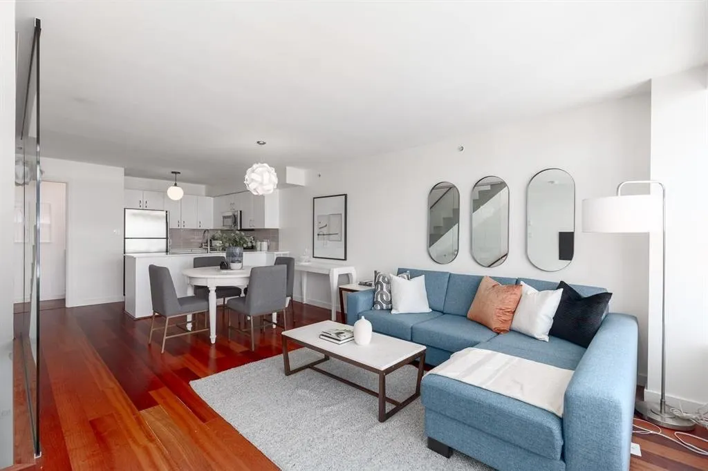 3202 610 Granville Street