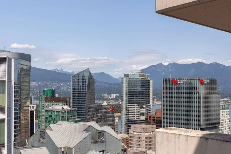 3202 610 Granville Street