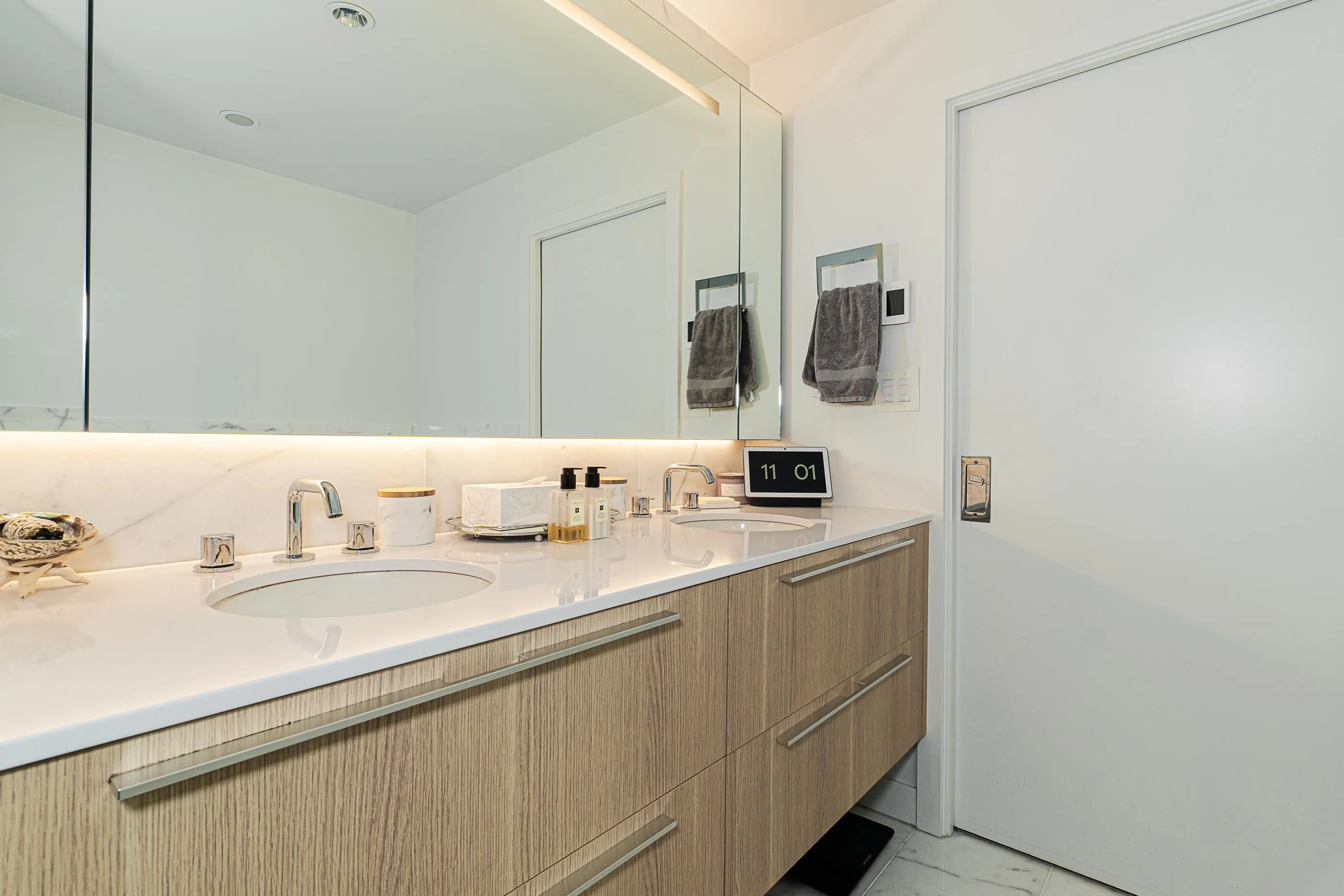 706 6688 Pearson Way
