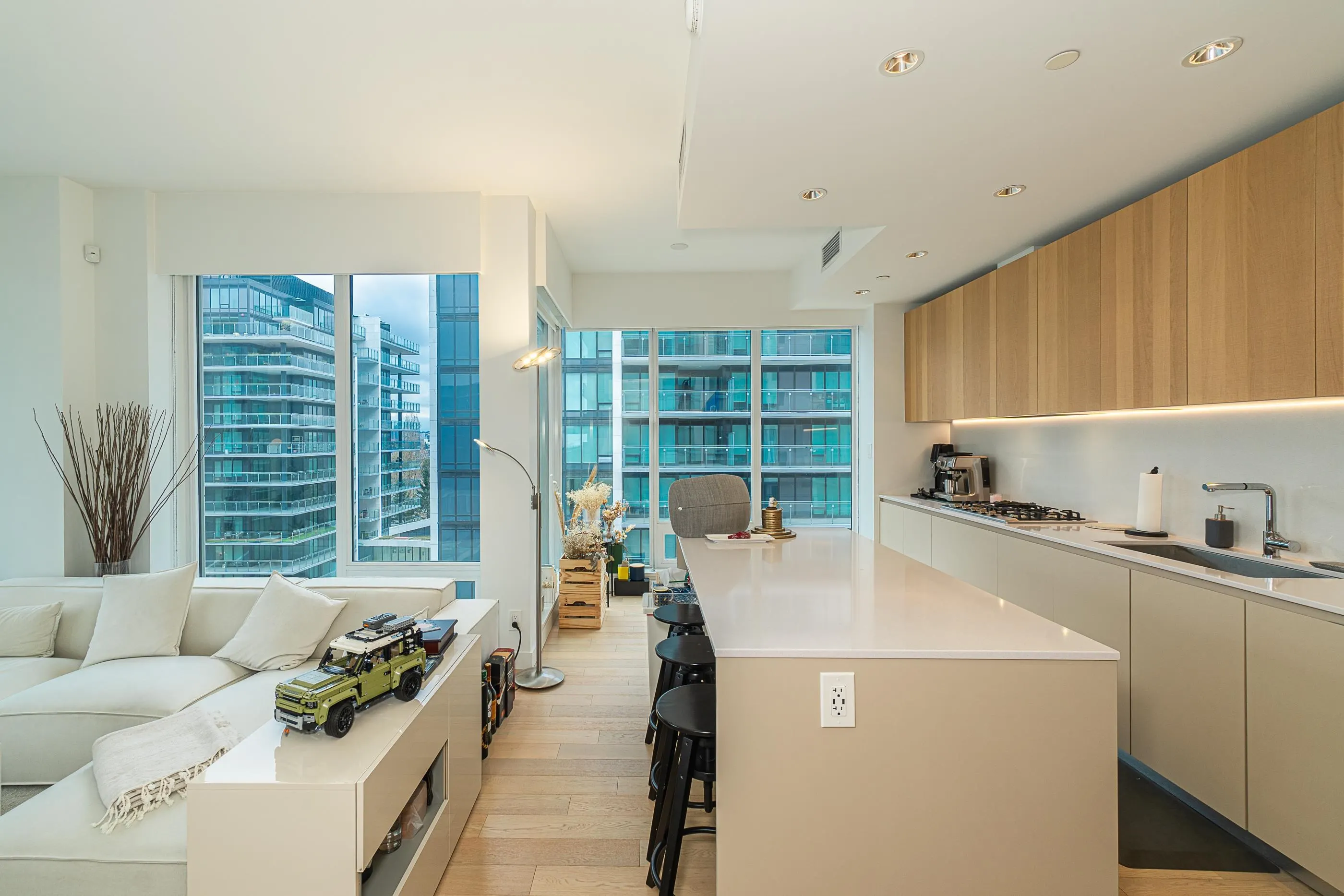 706 6688 Pearson Way