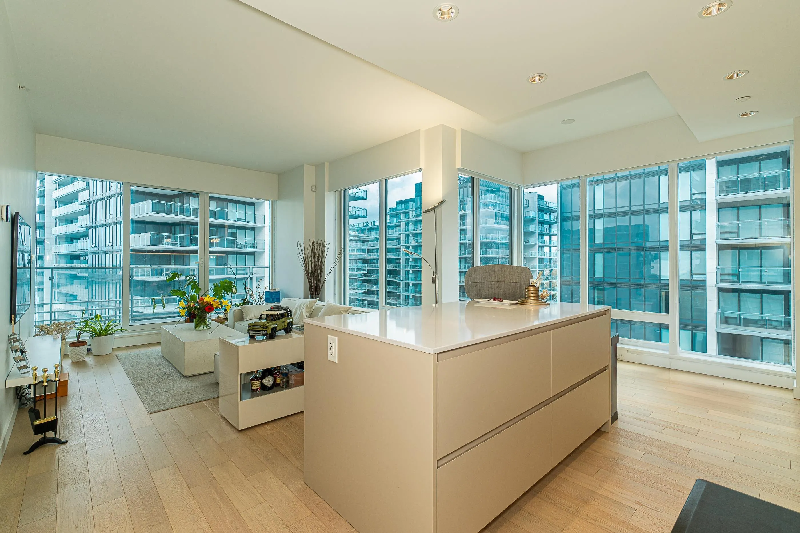 706 6688 Pearson Way