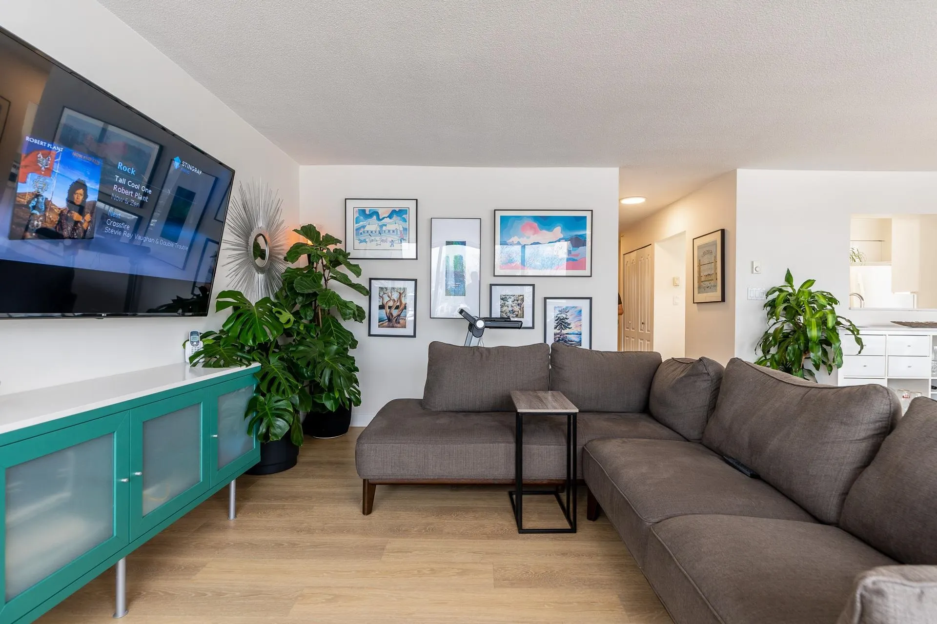 401 1235 W Broadway