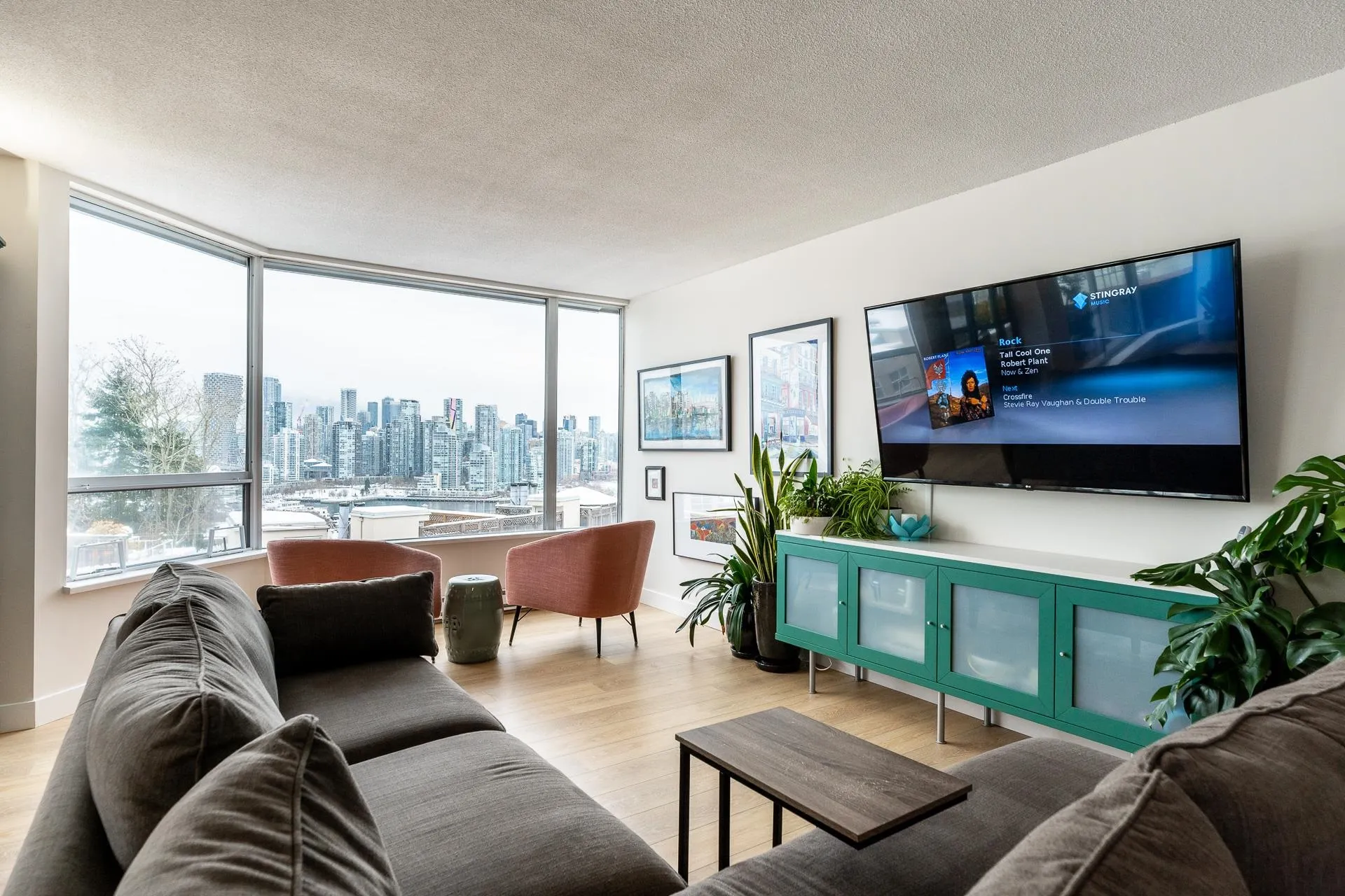 401 1235 W Broadway