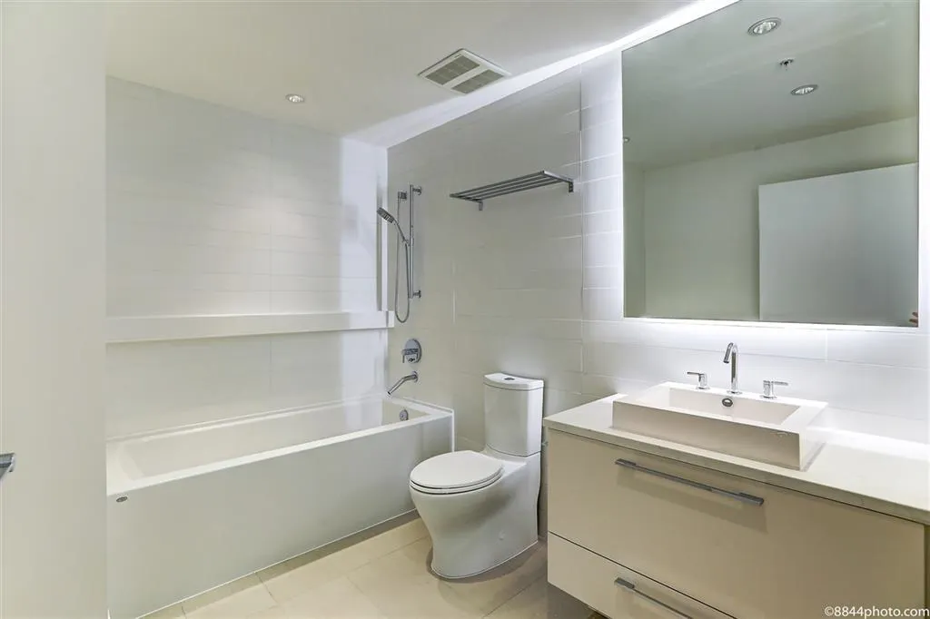 2909 7388 Kingsway