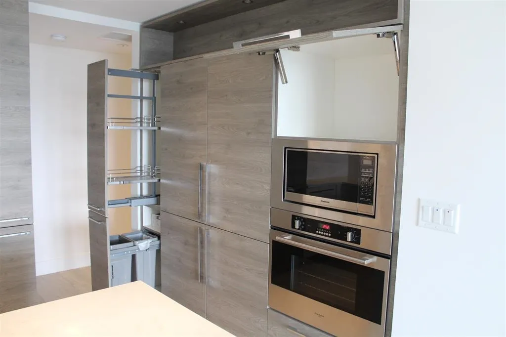 2909 7388 Kingsway