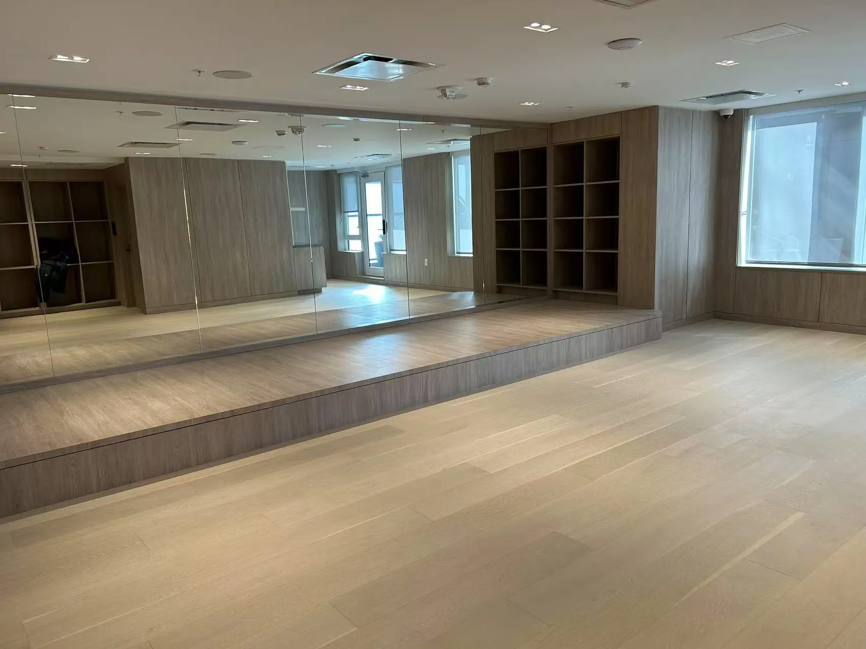 1203 6808 Minoru Boulevard