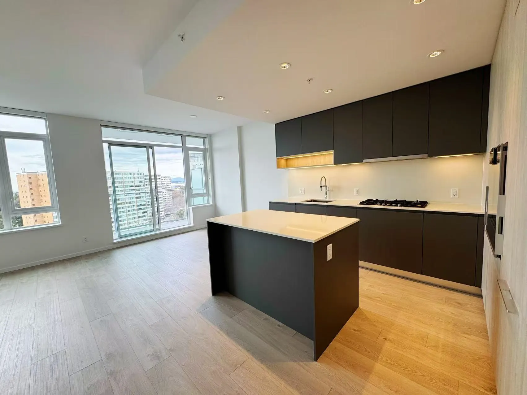 1203 6808 Minoru Boulevard