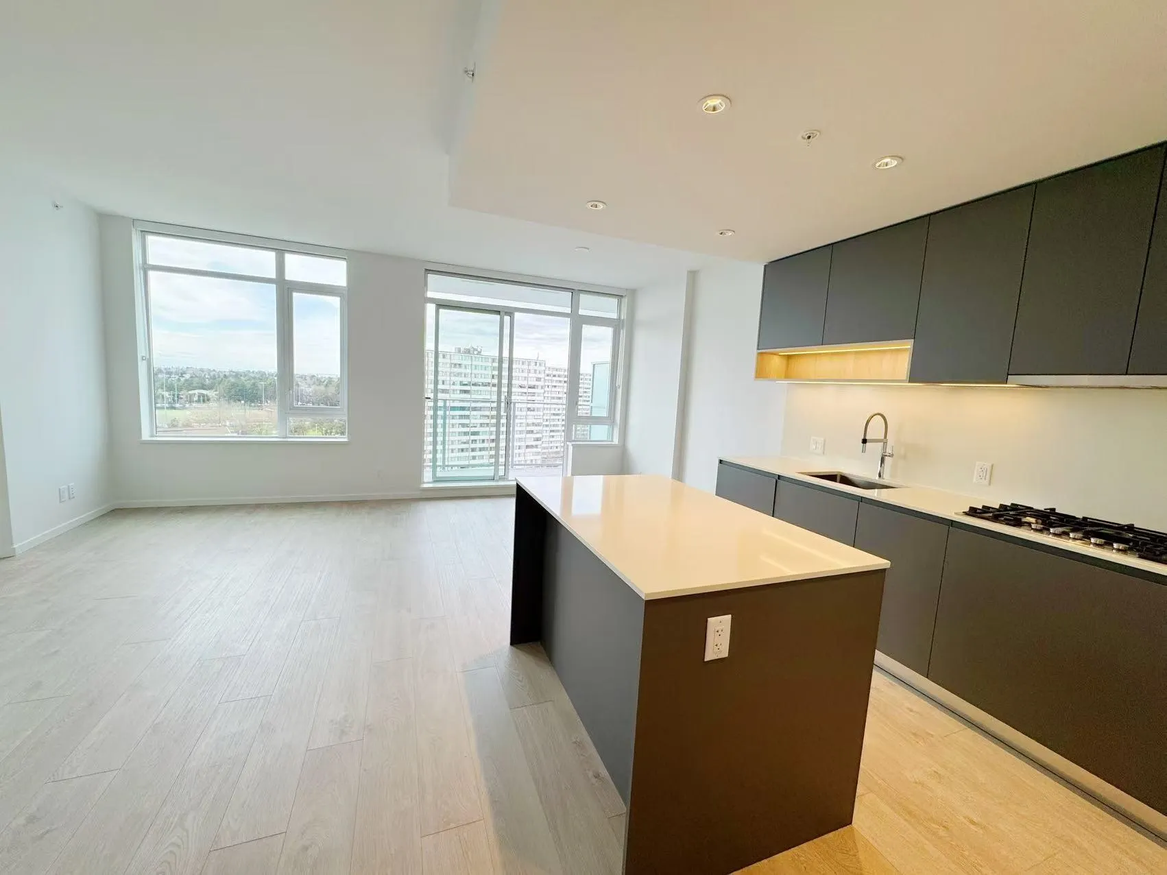 1203 6808 Minoru Boulevard