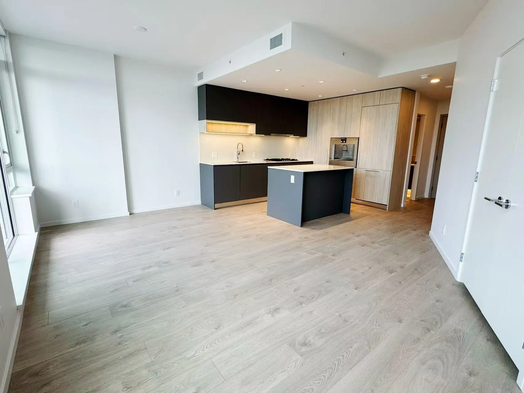 1203 6808 Minoru Boulevard