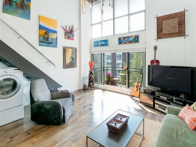 714 22 E Cordova Street