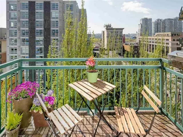 714 22 E Cordova Street