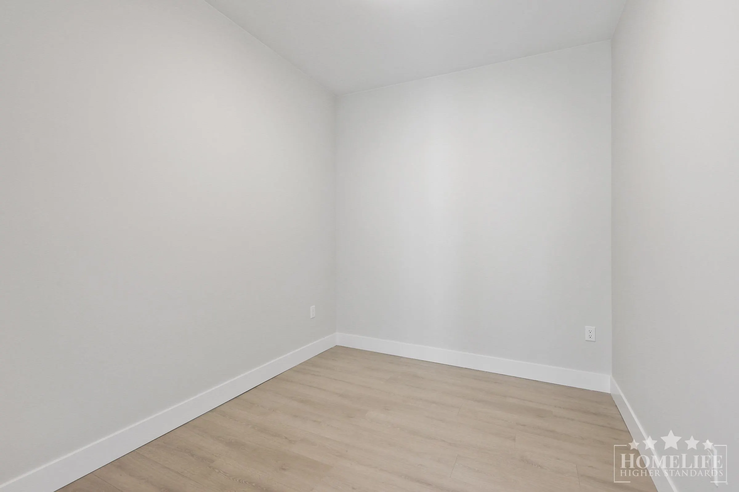 305 14858 60 Avenue