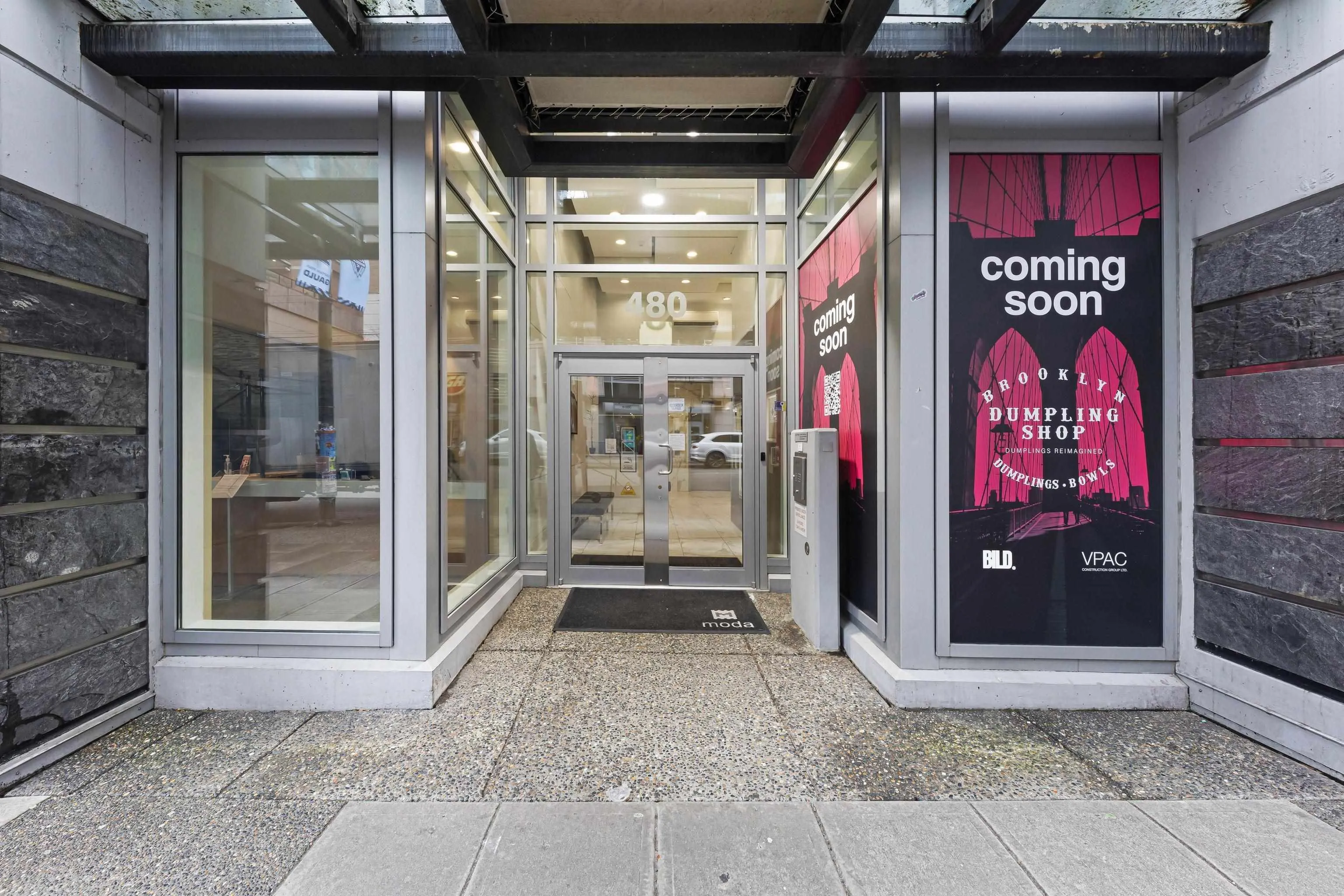 904 480 Robson Street