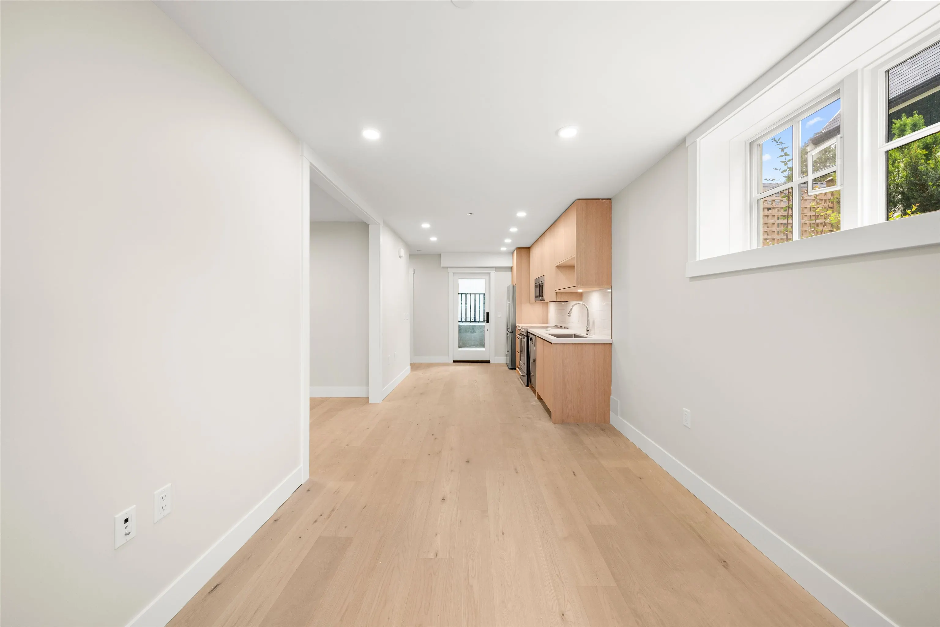 1058 W 15th Avenue
