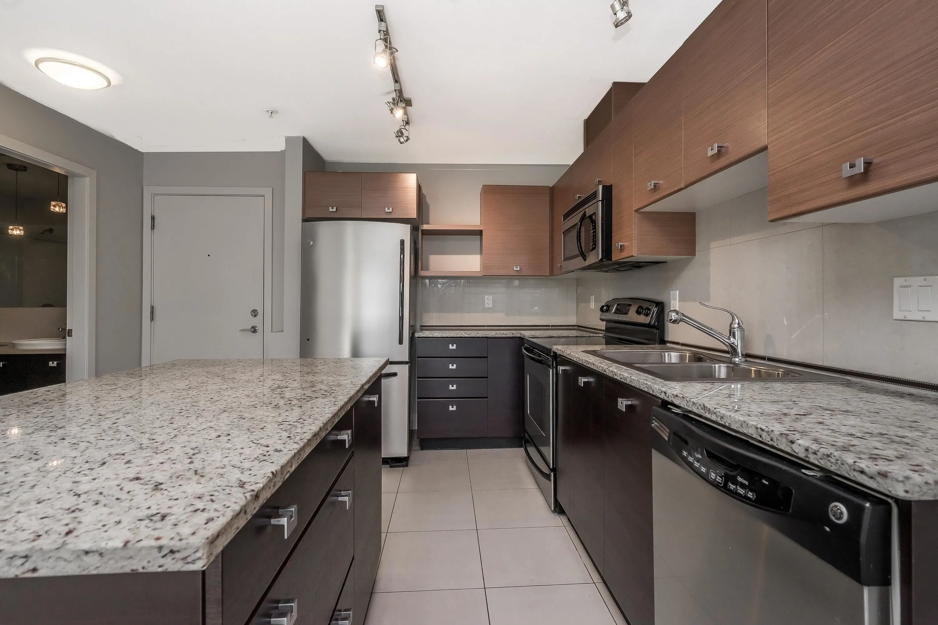 412 6688 120 Street