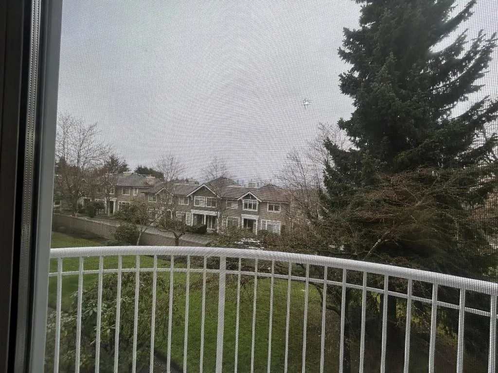 208 5280 Oakmount Crescent