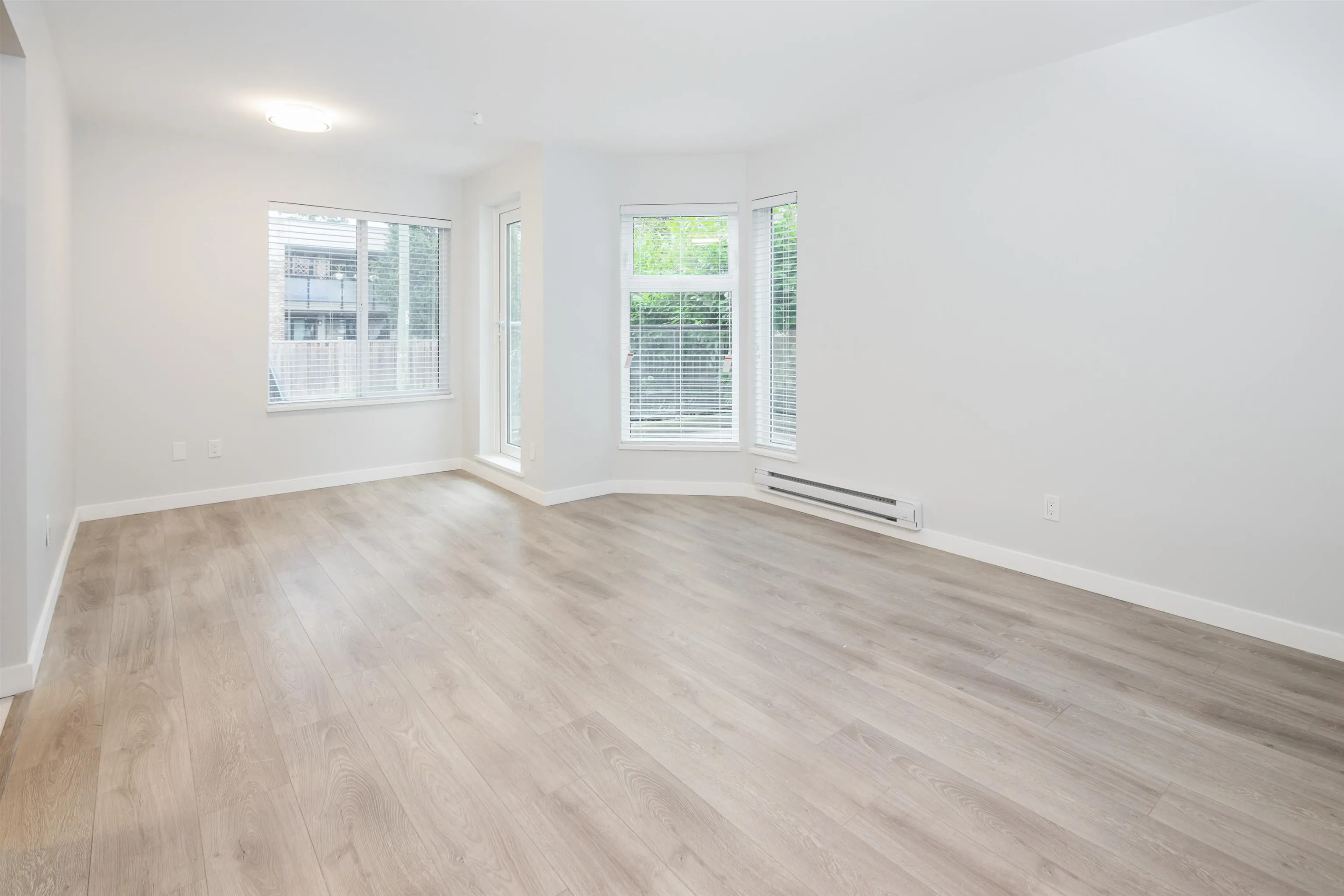 104 1055 E Broadway