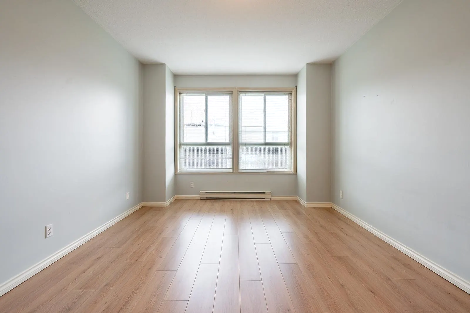 106 45775 Spadina Avenue