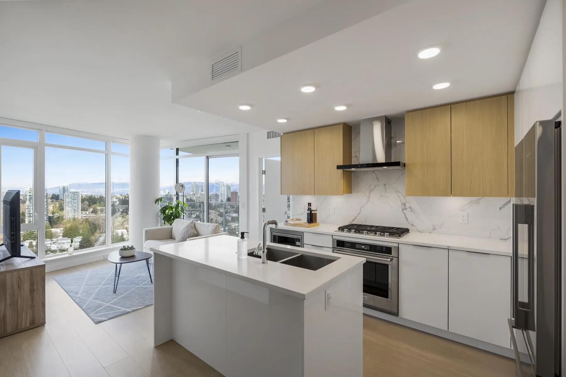2602 7683 Park Crescent