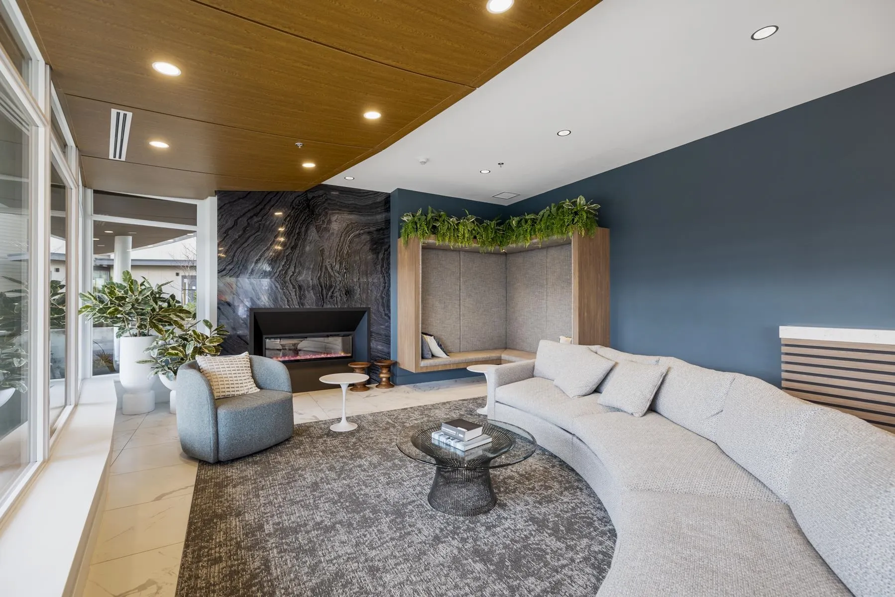 2602 7683 Park Crescent