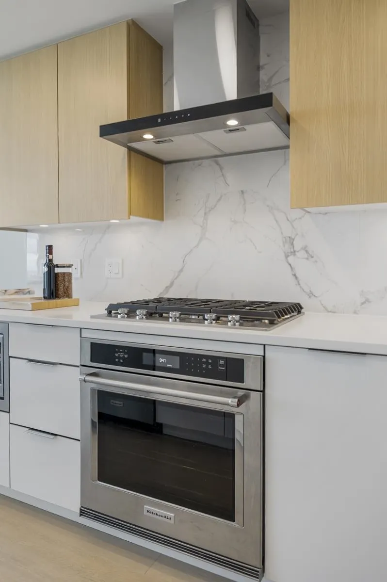 2602 7683 Park Crescent