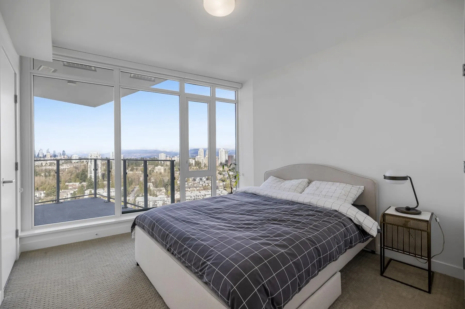 2602 7683 Park Crescent