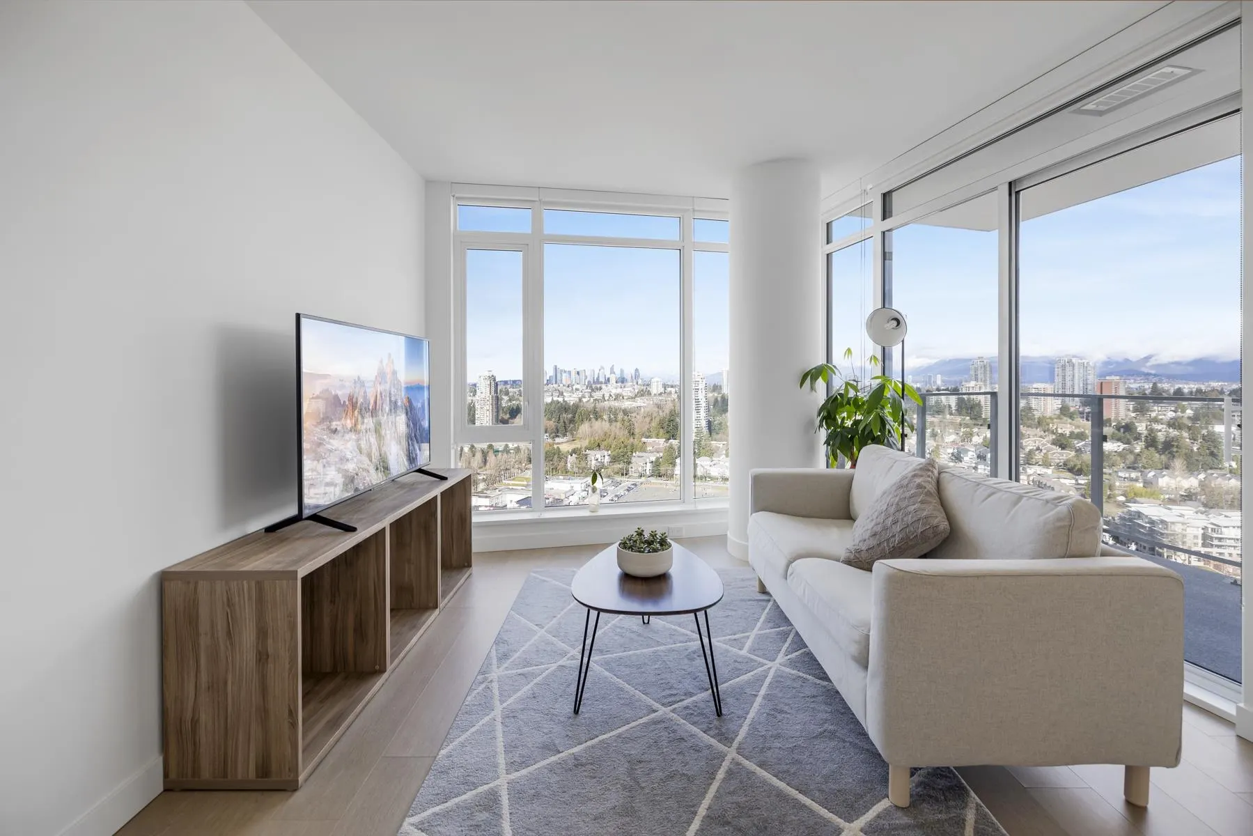 2602 7683 Park Crescent