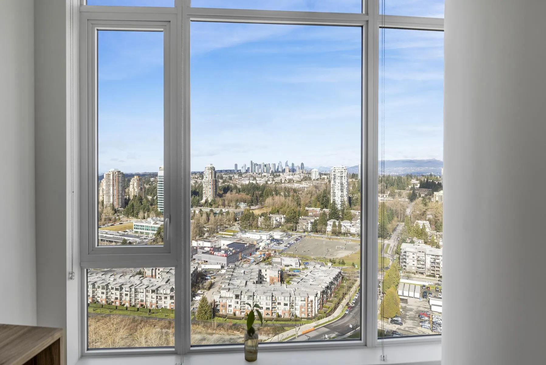 2602 7683 Park Crescent