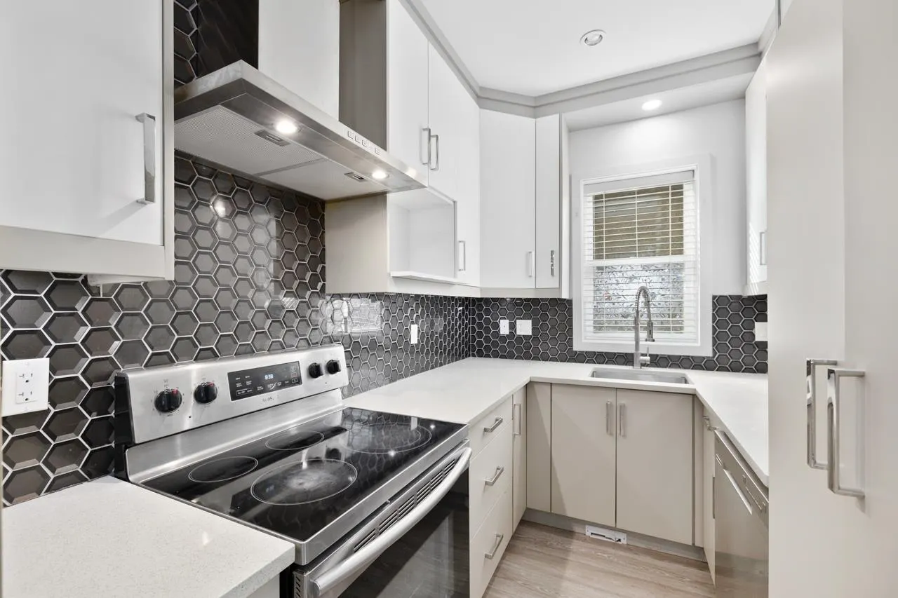 3133 Glen Drive