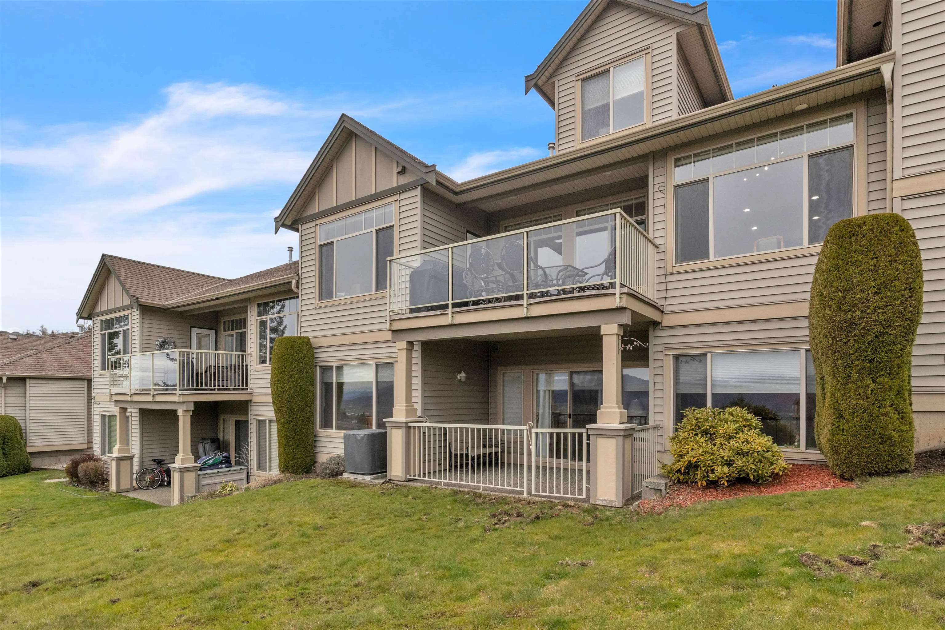 6 2842 Whatcom Road