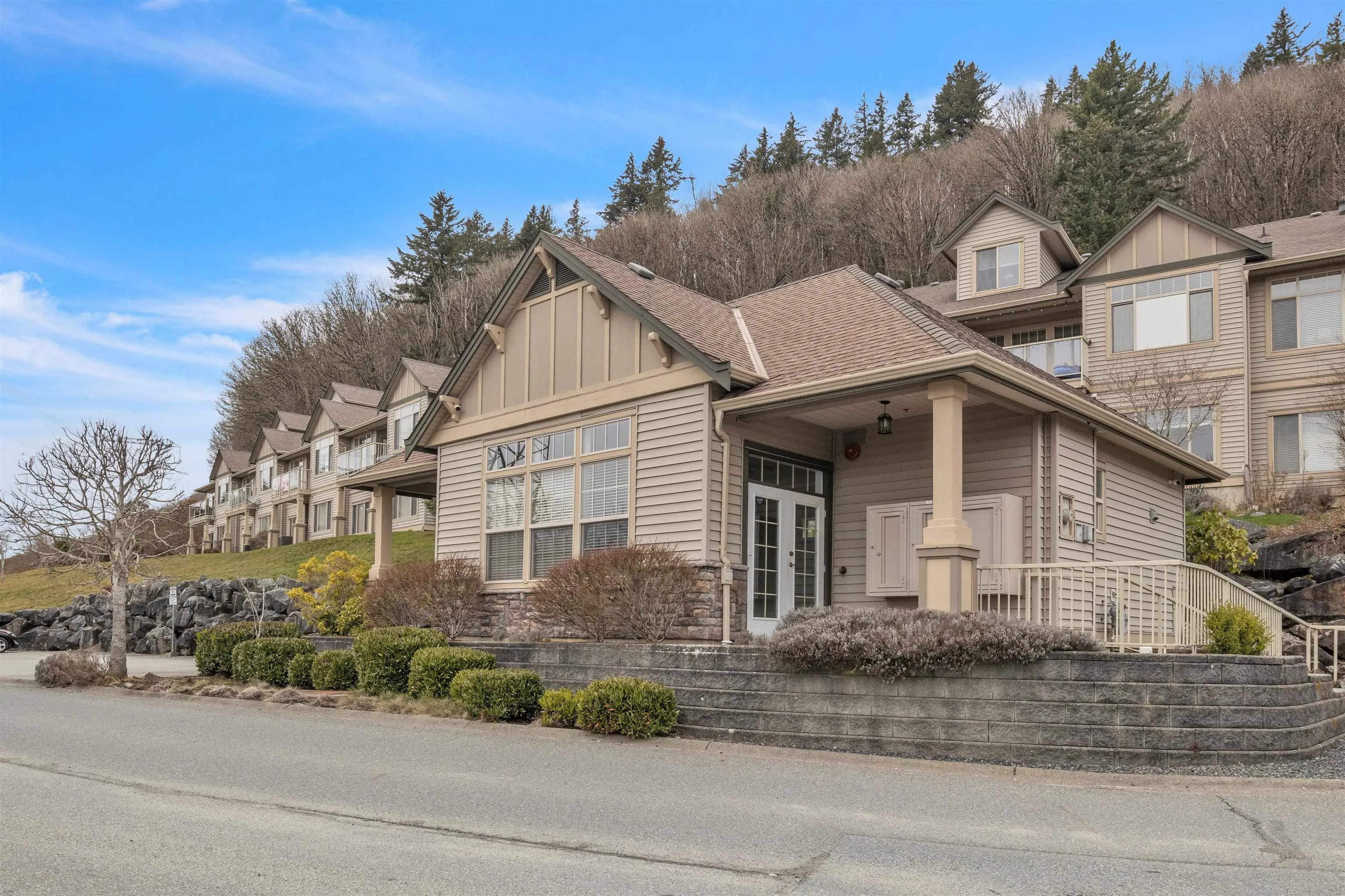 6 2842 Whatcom Road