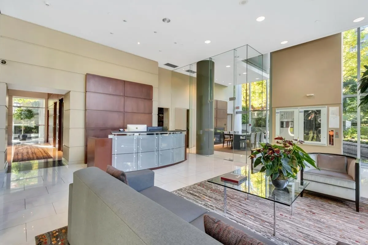 1803 1680 Bayshore Drive