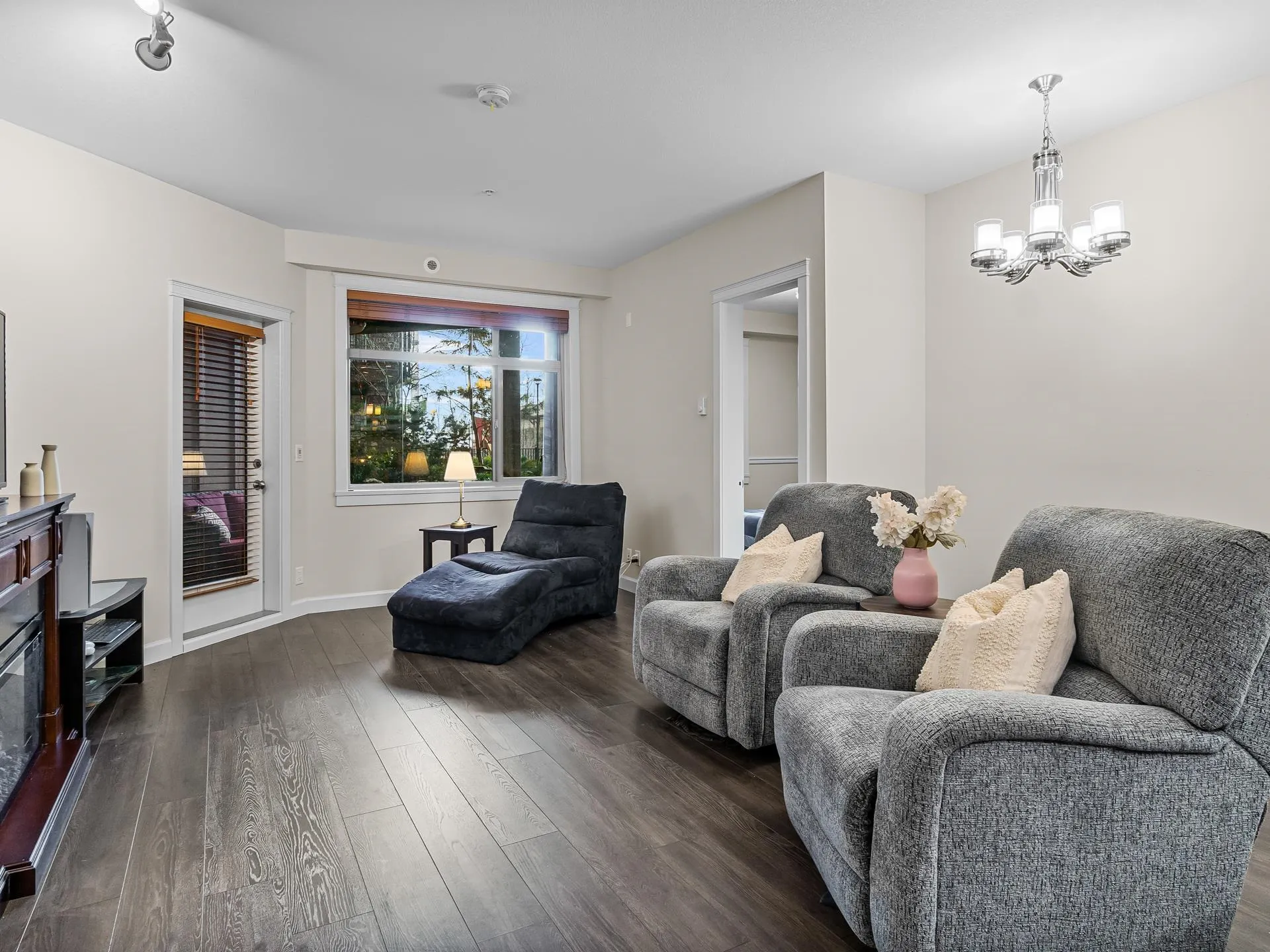 A113 20716 Willoughby Town Centre Drive