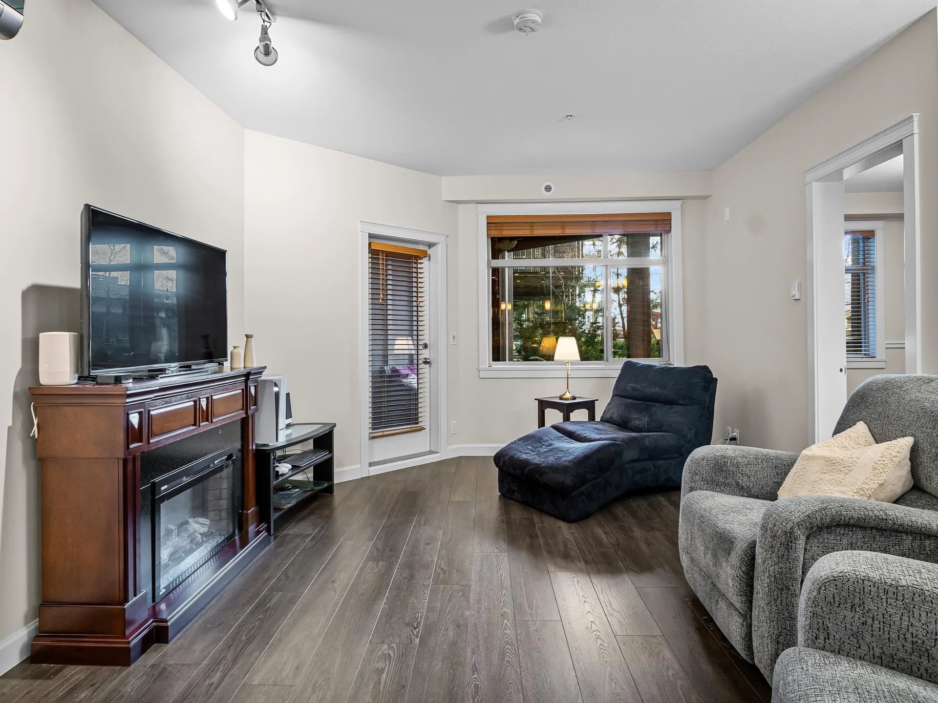 A113 20716 Willoughby Town Centre Drive