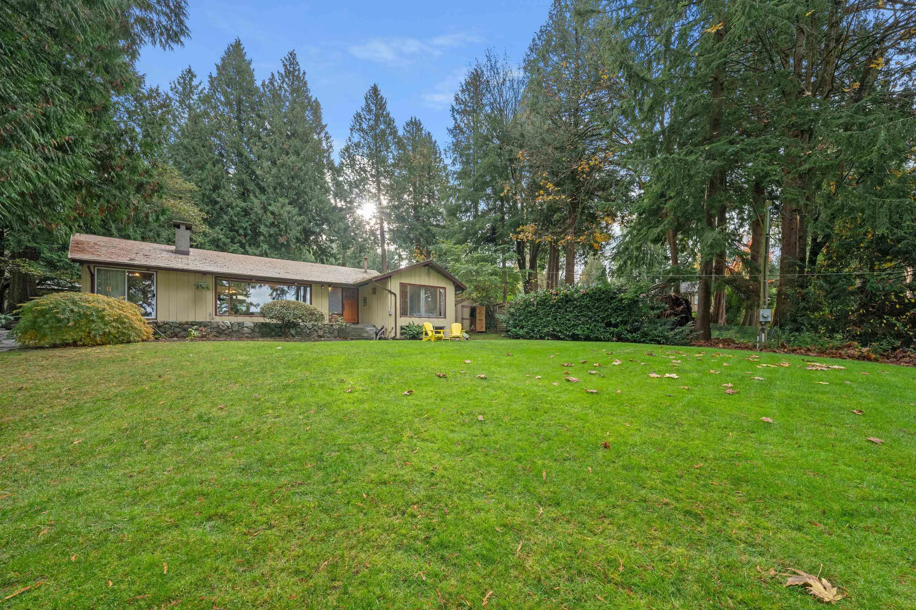 2574 Crescent Drive