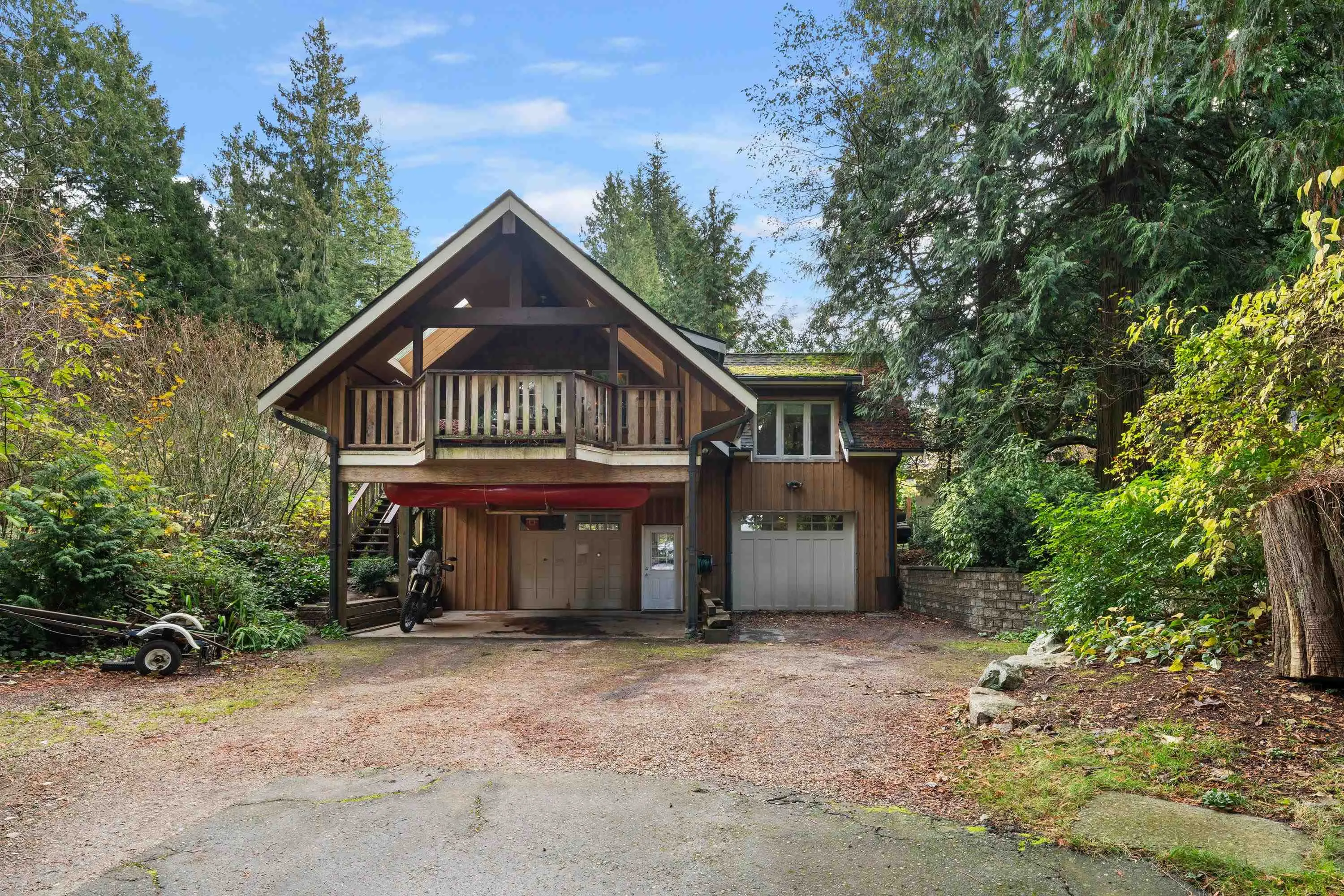 2574 Crescent Drive