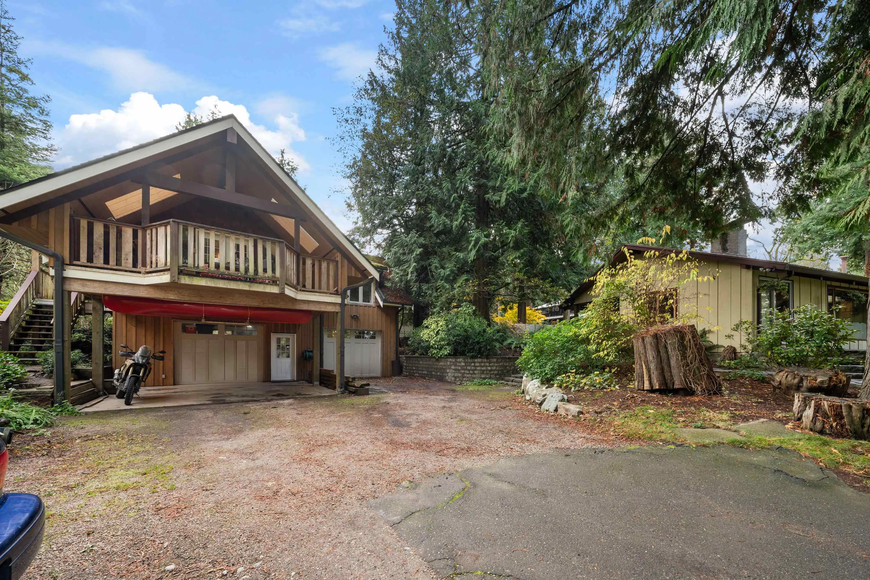 2574 Crescent Drive