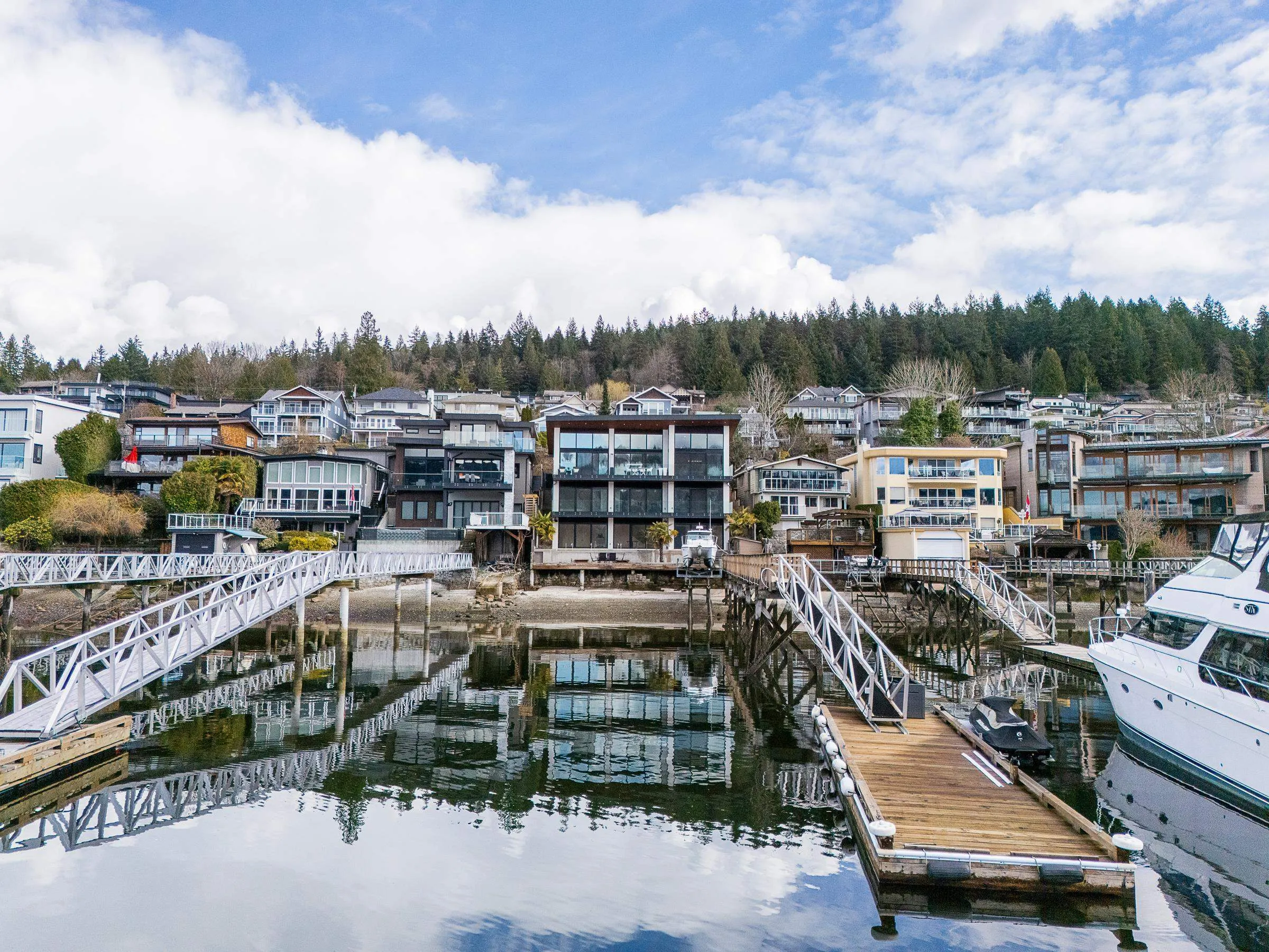 1136 Alderside Road