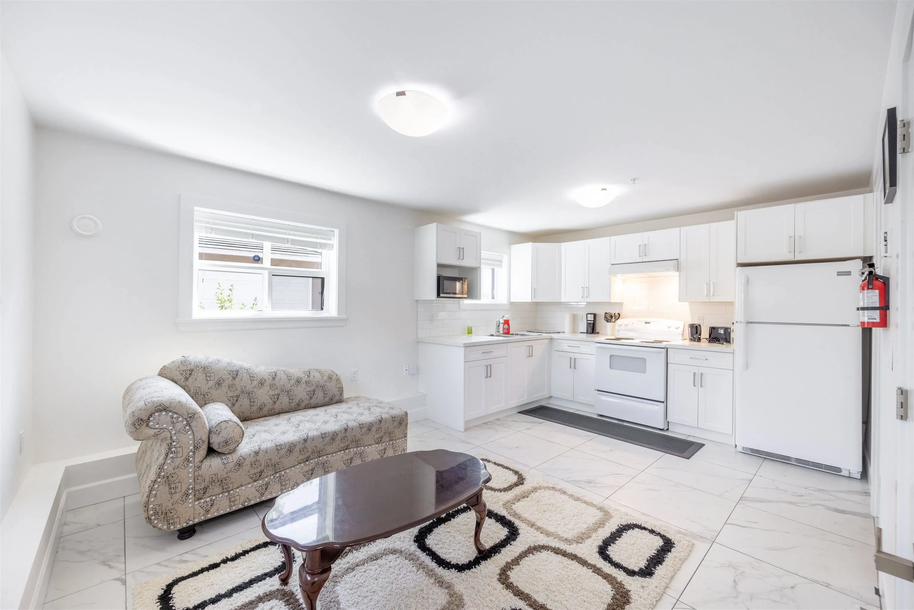 172 Ontario Place