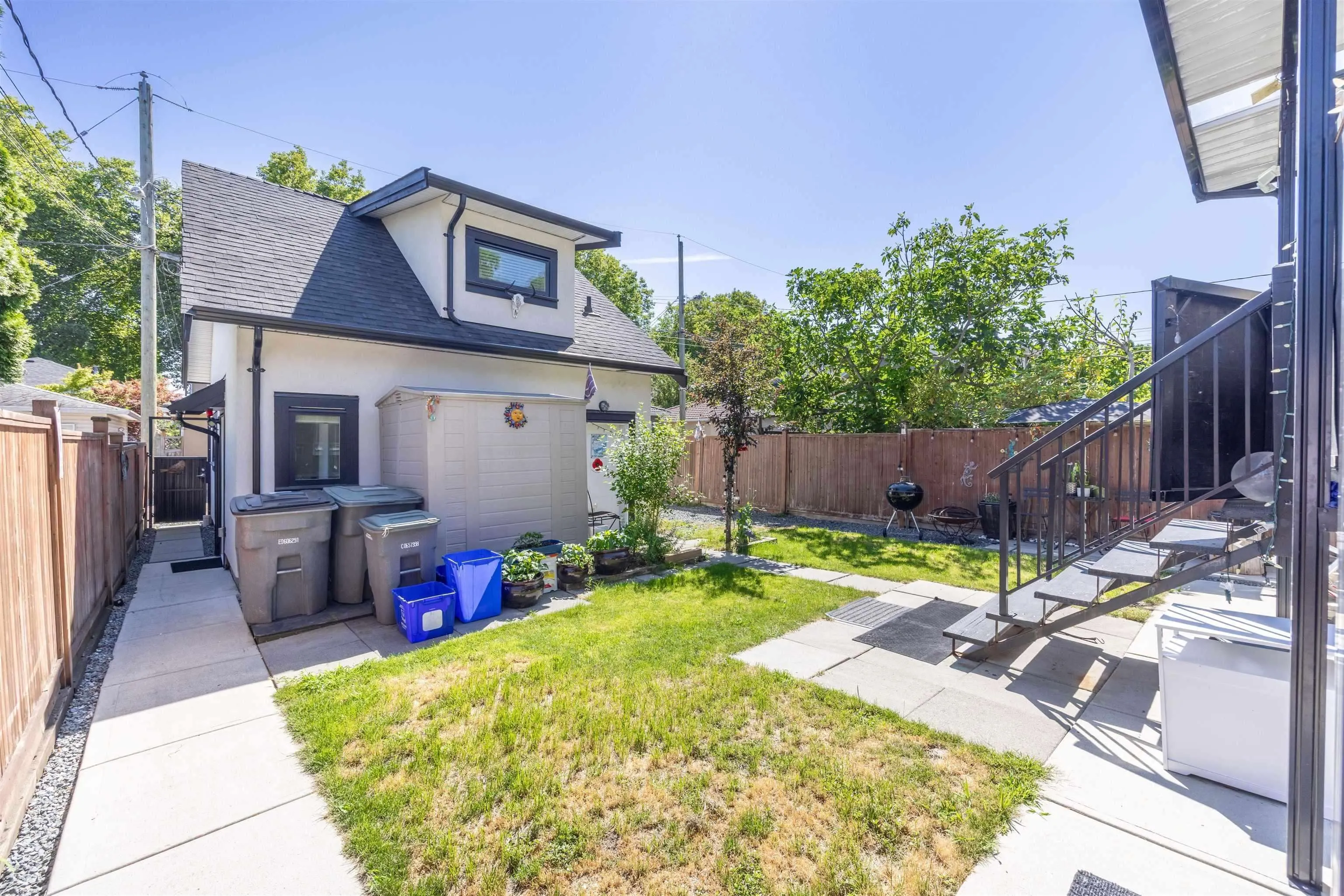 172 Ontario Place