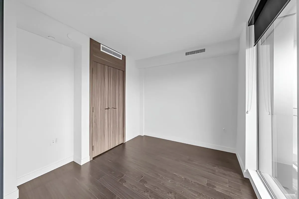 1302 1768 Cook Street