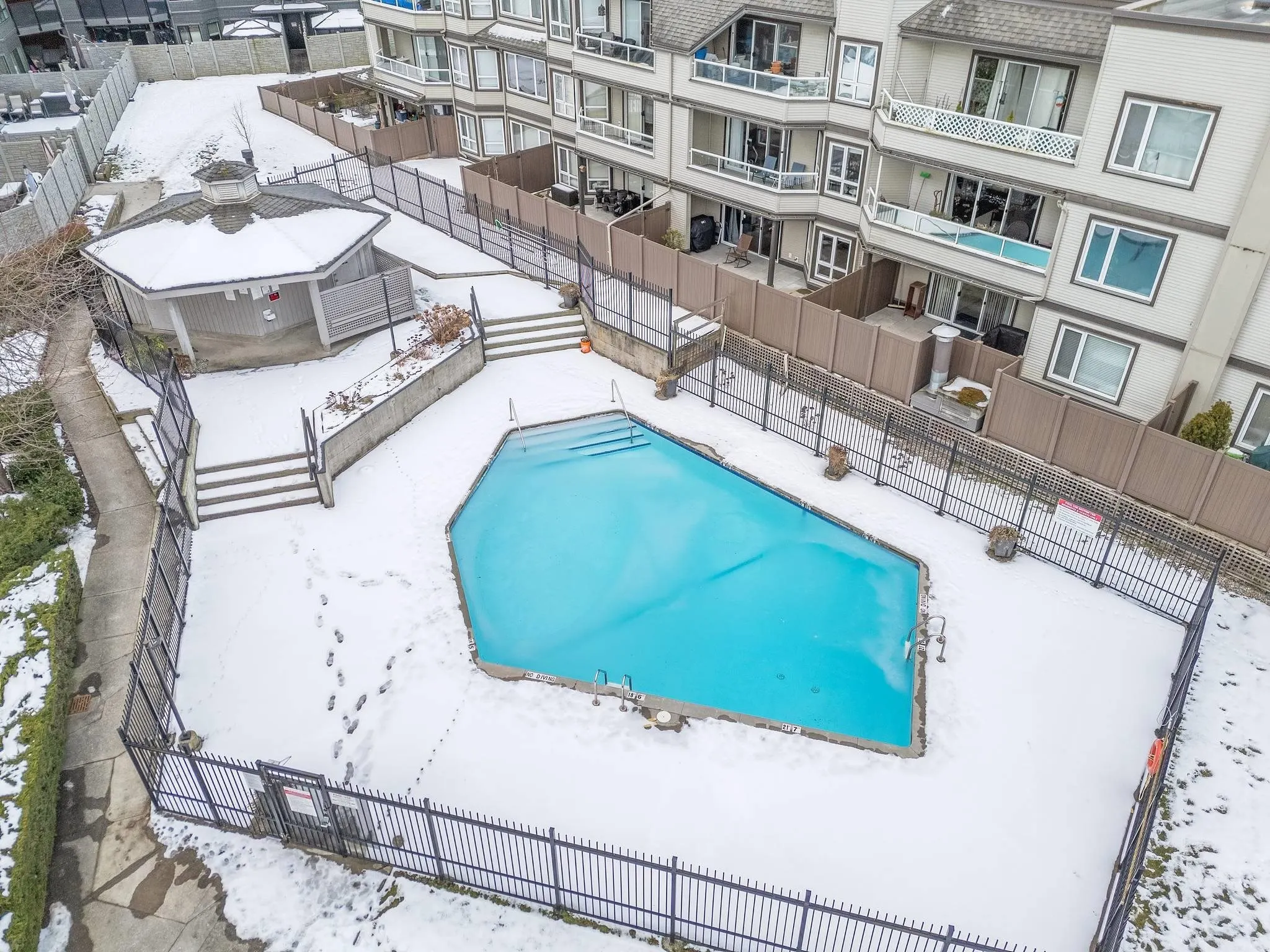 205 1840 E Southmere Crescent