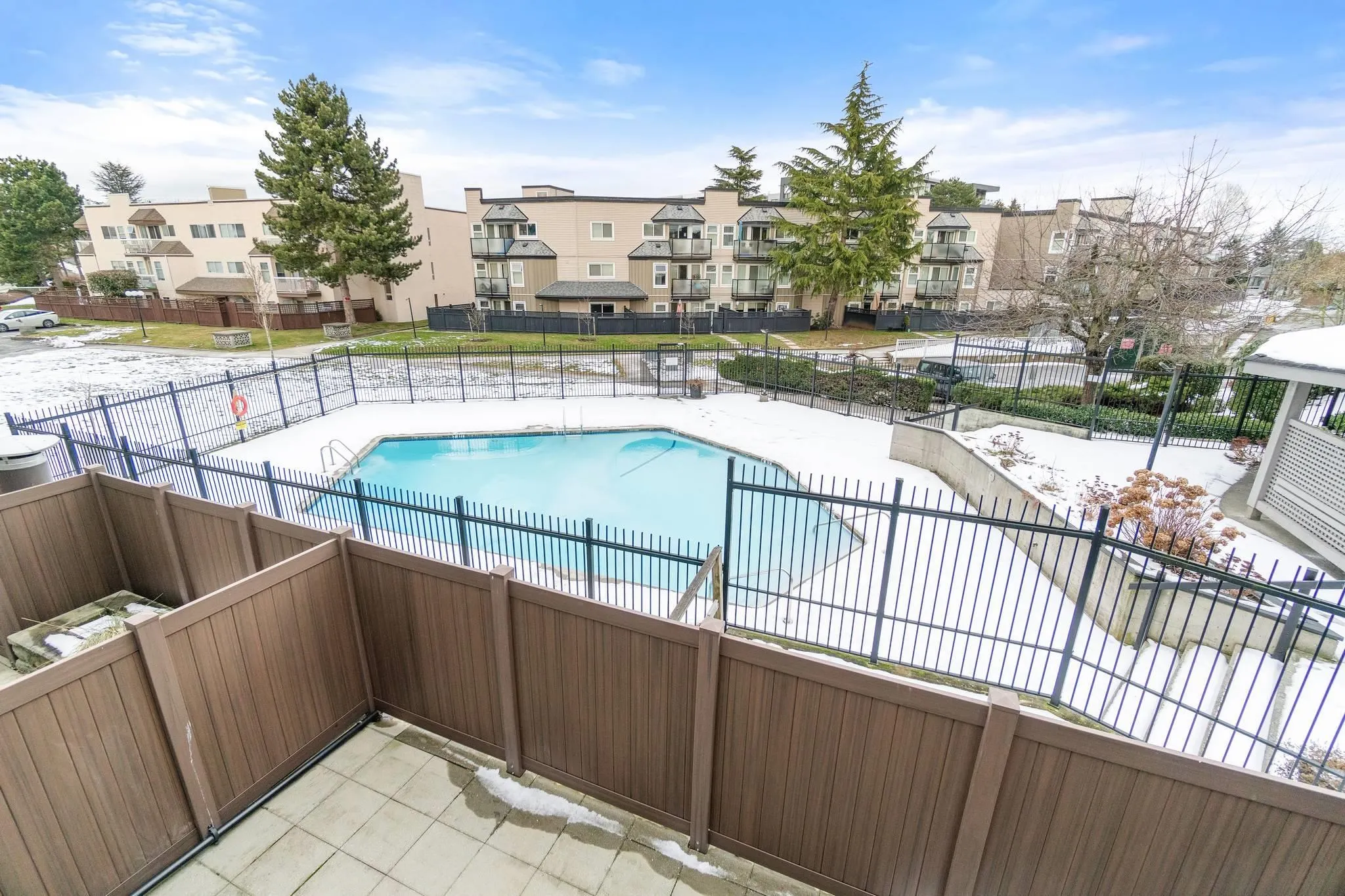 205 1840 E Southmere Crescent